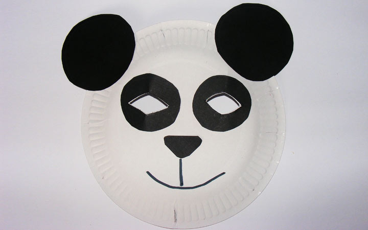 Маска панды из пластиковой тарелки на 2020 год