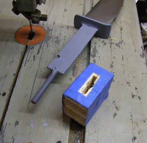 Нож с наборной ручкой из древесины